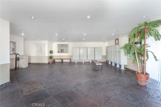 19350 Sherman Way 124, Reseda, CA 91335
