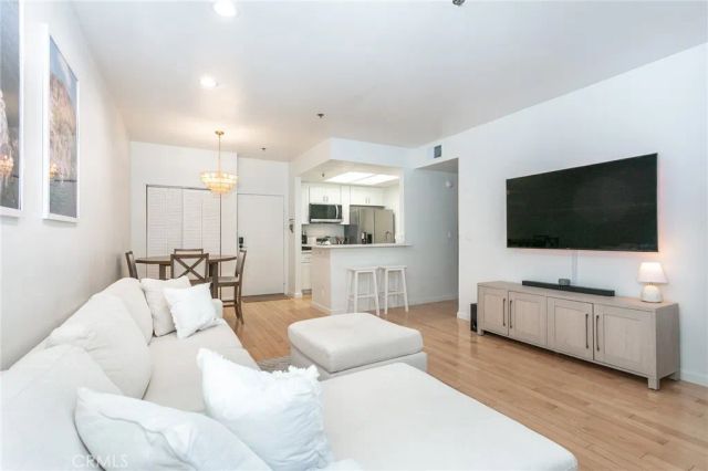 19350 Sherman Way 124, Reseda, CA 91335
