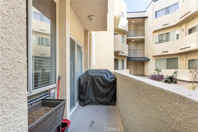 19350 Sherman Way 124, Reseda, CA 91335