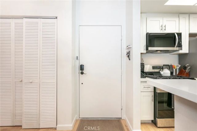 19350 Sherman Way 124, Reseda, CA 91335