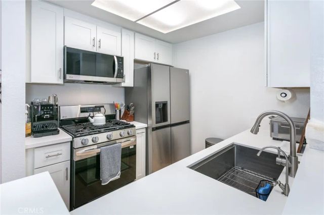 19350 Sherman Way 124, Reseda, CA 91335