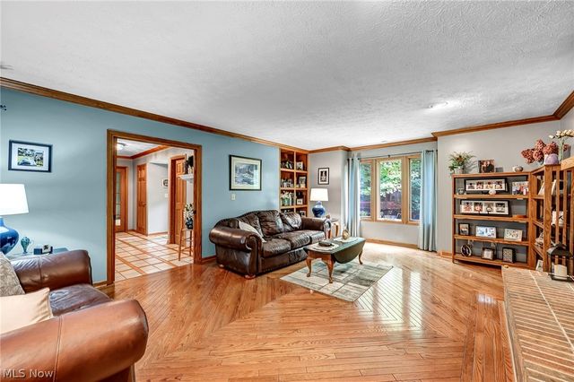 9715 Knightsbridge Lane, Concord Twp, OH 44060