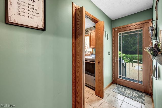 9715 Knightsbridge Lane, Concord Twp, OH 44060