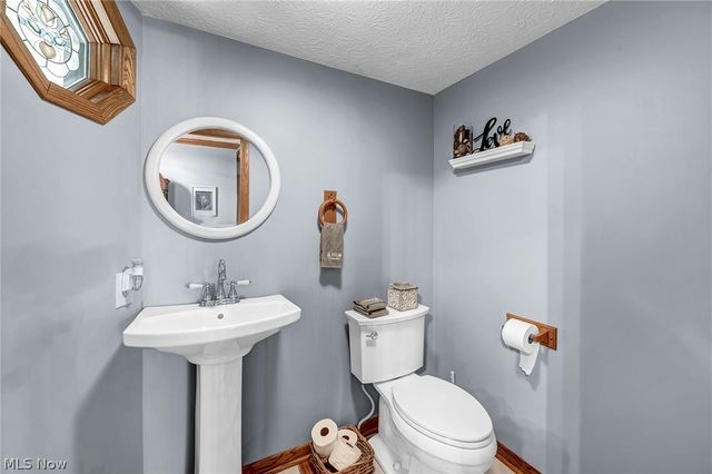 9715 Knightsbridge Lane, Concord Twp, OH 44060