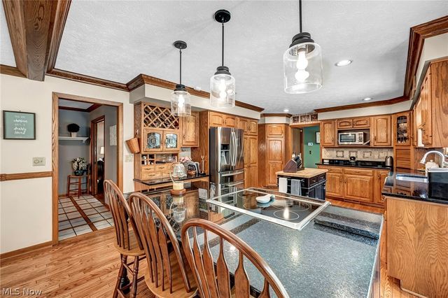 9715 Knightsbridge Lane, Concord Twp, OH 44060