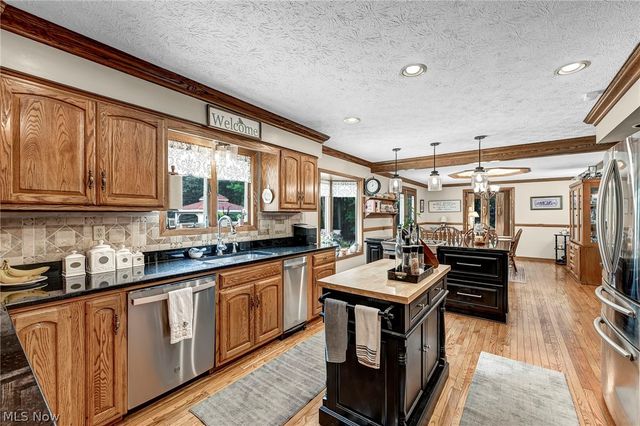 9715 Knightsbridge Lane, Concord Twp, OH 44060
