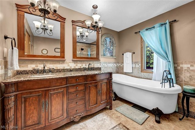 9715 Knightsbridge Lane, Concord Twp, OH 44060