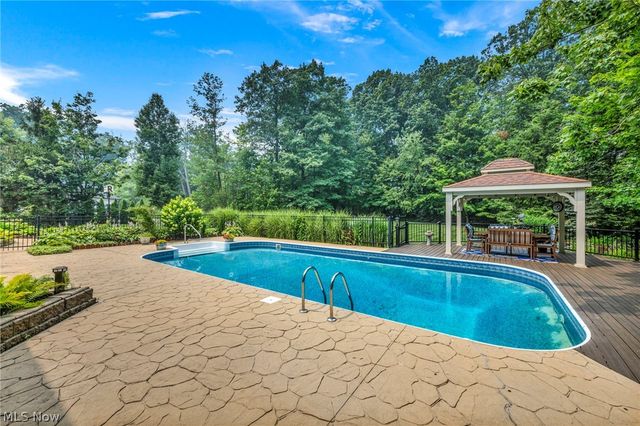 9715 Knightsbridge Lane, Concord Twp, OH 44060