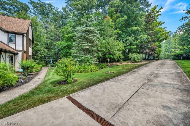 9715 Knightsbridge Lane, Concord Twp, OH 44060