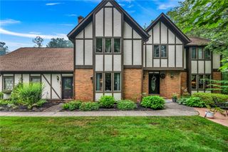 9715 Knightsbridge Lane, Concord Twp, OH 44060
