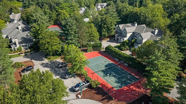 9 Bishops Forest Dr 9, Waltham, MA 02452