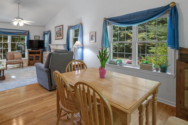 9 Bishops Forest Dr 9, Waltham, MA 02452