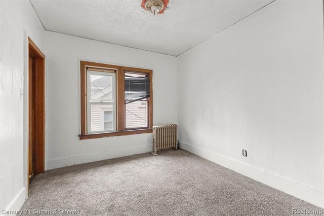 5527 Chalmers Street, Detroit, MI 48213