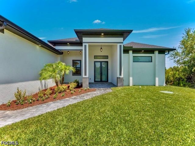 1023 Bank AVE S, Lehigh Acres, FL 33974