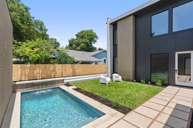 1203 Richcreek RD, Austin, TX 78757