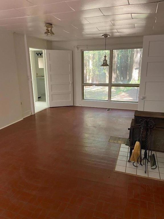 Image 7 of property listing at 155 Native Sons Road, Woodside, CA 94062