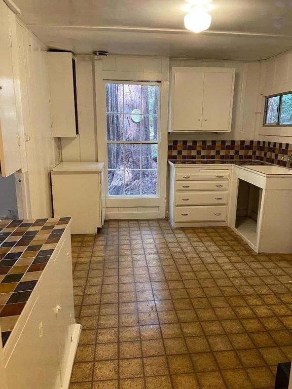 Image 8 of property listing at 155 Native Sons Road, Woodside, CA 94062