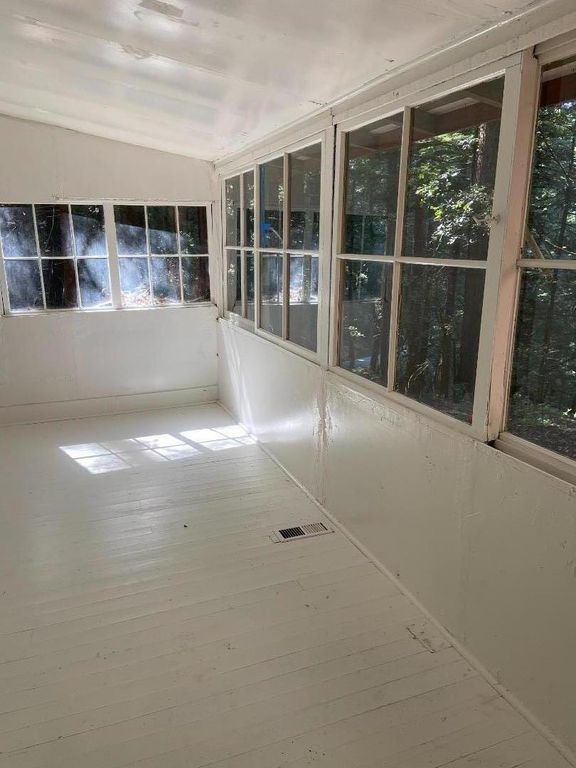 Image 9 of property listing at 155 Native Sons Road, Woodside, CA 94062