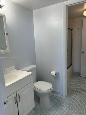1331 Lincoln Road 905, Miami Beach, FL 33139