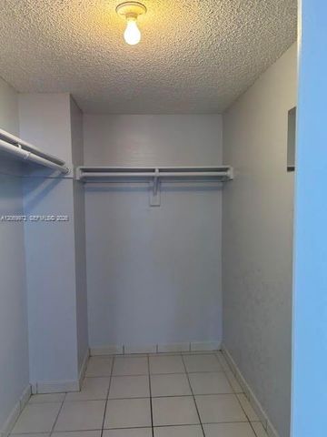 1331 Lincoln Road 905, Miami Beach, FL 33139