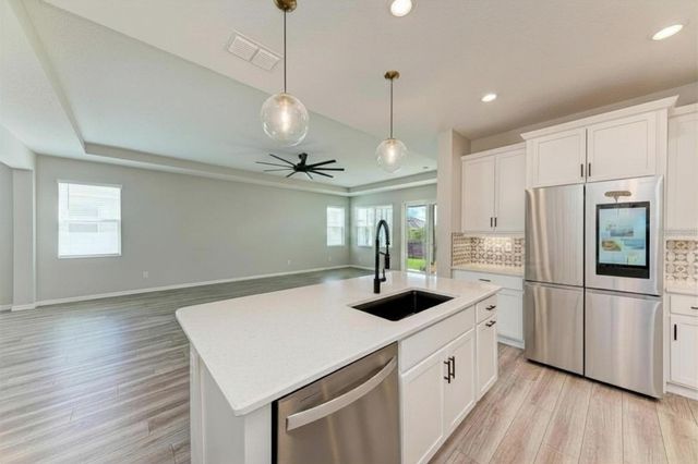 3519 74TH AVENUE CIRCLE E, Sarasota, FL 34243