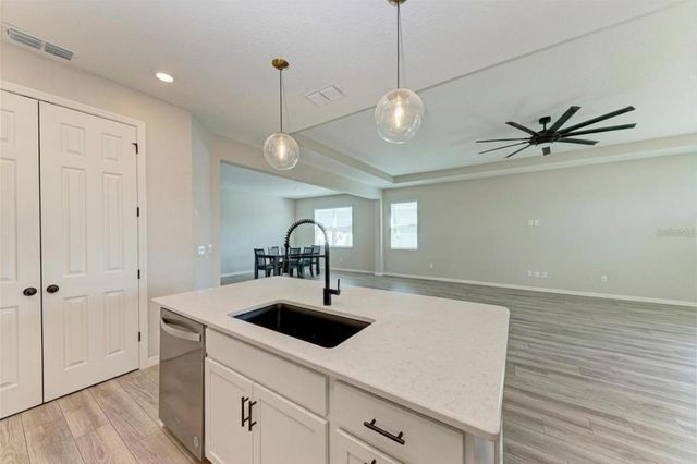 3519 74TH AVENUE CIRCLE E, Sarasota, FL 34243