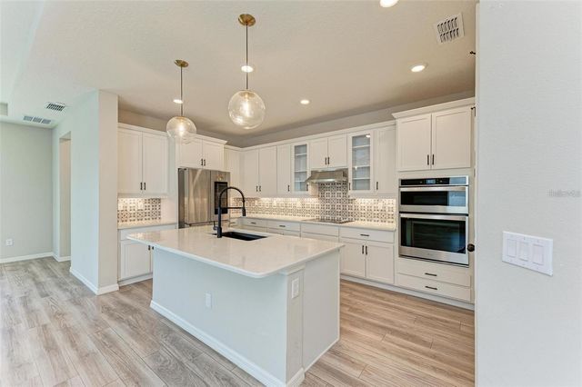 3519 74TH AVENUE CIRCLE E, Sarasota, FL 34243