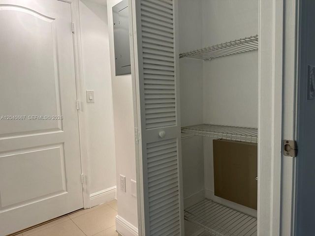 652 NE 63rd St 102, Miami, FL 33138