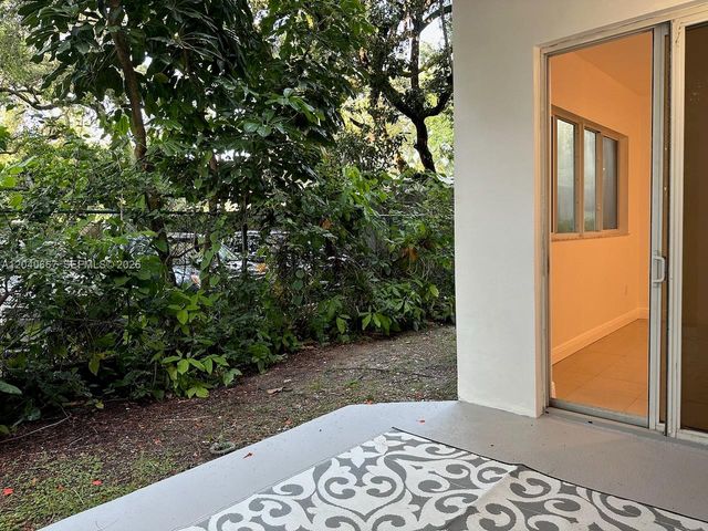 652 NE 63rd St 102, Miami, FL 33138
