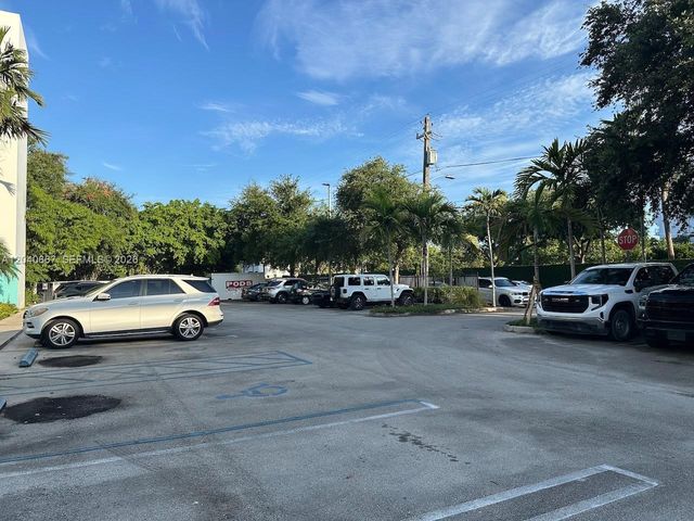652 NE 63rd St 102, Miami, FL 33138