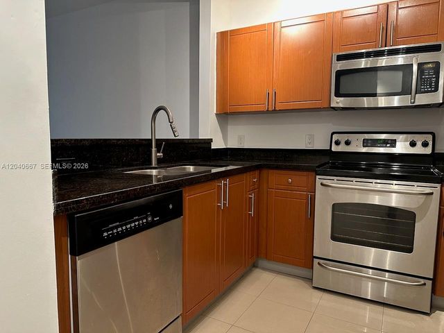 652 NE 63rd St 102, Miami, FL 33138