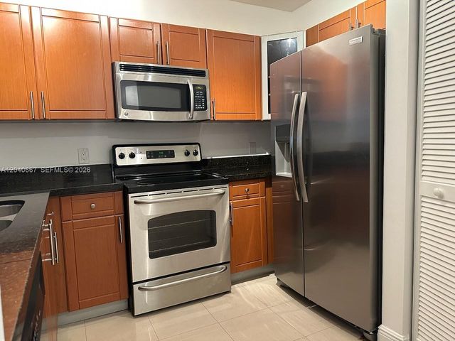 652 NE 63rd St 102, Miami, FL 33138