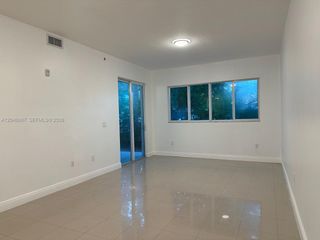 652 NE 63rd St 102, Miami, FL 33138