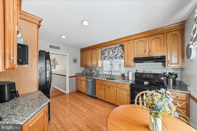 908 BROADWAY AVE, Secane, PA 19018