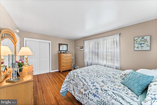 908 BROADWAY AVE, Secane, PA 19018