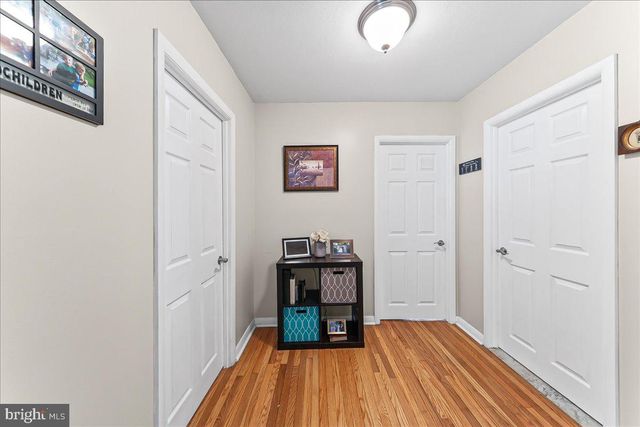 908 BROADWAY AVE, Secane, PA 19018