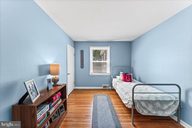 908 BROADWAY AVE, Secane, PA 19018