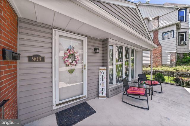 908 BROADWAY AVE, Secane, PA 19018