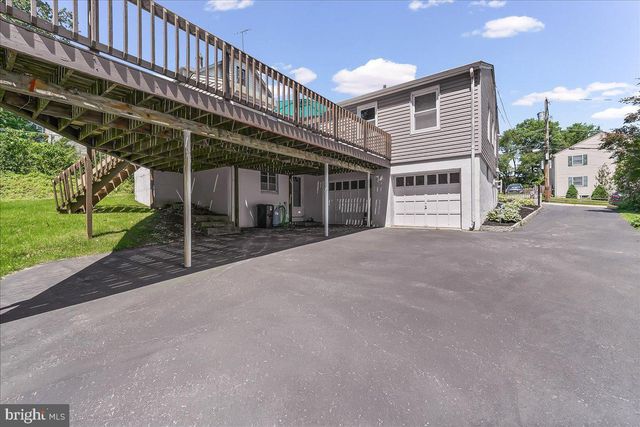 908 BROADWAY AVE, Secane, PA 19018