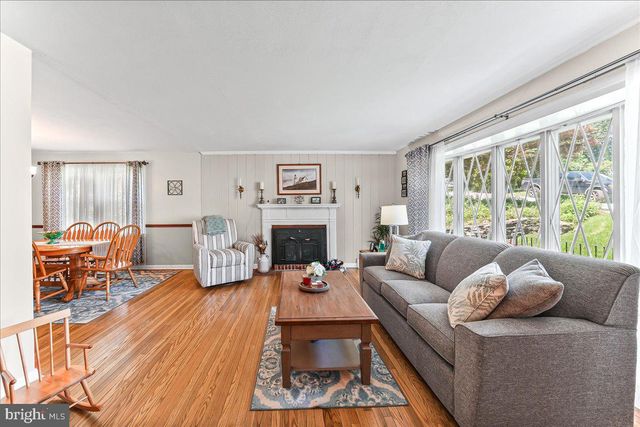 908 BROADWAY AVE, Secane, PA 19018