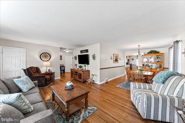 908 BROADWAY AVE, Secane, PA 19018