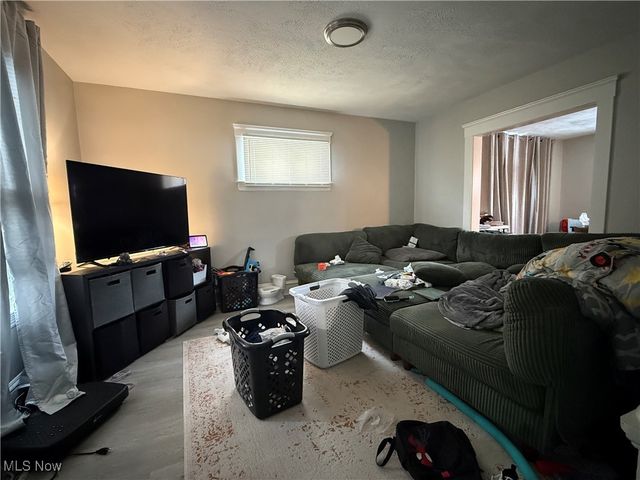 3802 Library Avenue, Cleveland, OH 44109