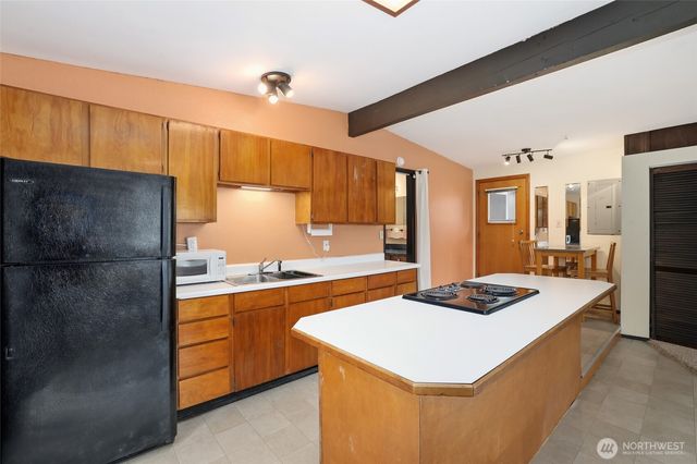 14445 26th Avenue S, Seatac, WA 98168