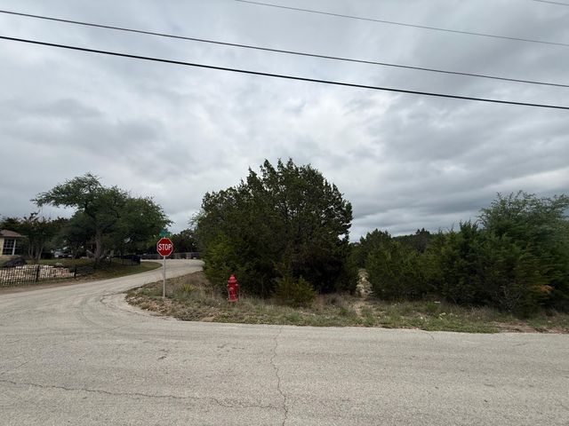 20623 Falcon LN, Lago Vista, TX 78645