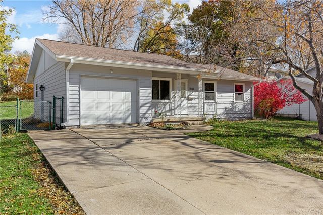 1006 Wylde Green Road, Iowa City, IA 52246