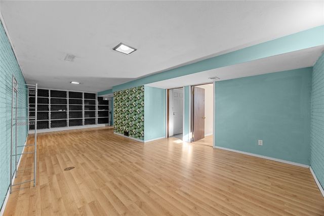 1006 Wylde Green Road, Iowa City, IA 52246