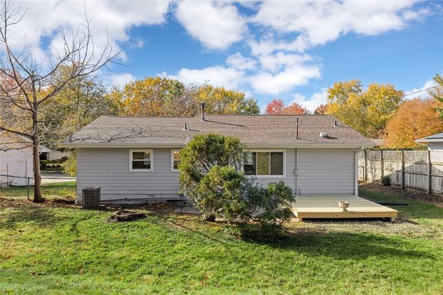 1006 Wylde Green Road, Iowa City, IA 52246