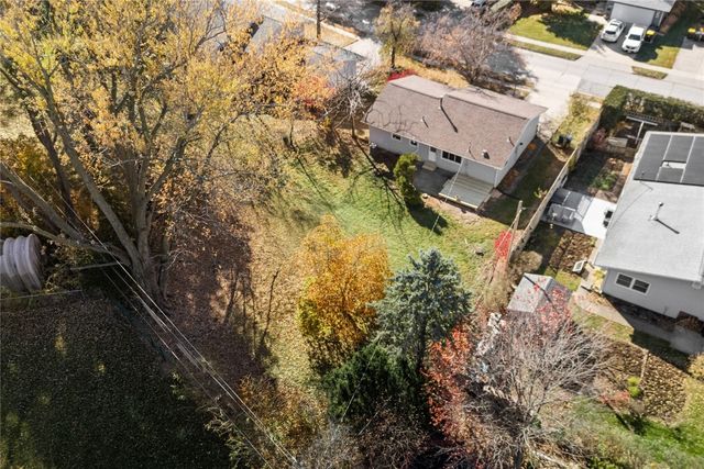 1006 Wylde Green Road, Iowa City, IA 52246