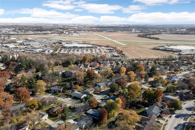 1006 Wylde Green Road, Iowa City, IA 52246