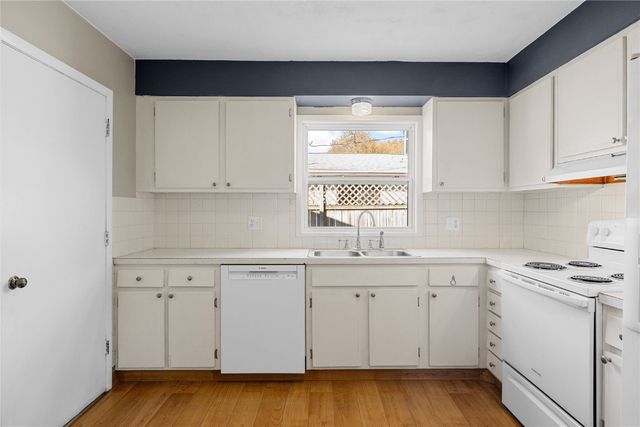 1006 Wylde Green Road, Iowa City, IA 52246